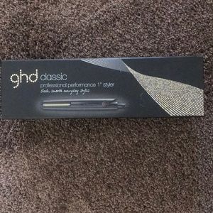 One inch flat iron . ghd classic